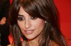 Penelope Cruz ne jure que par cette crème de jour pour garder une peau ferme